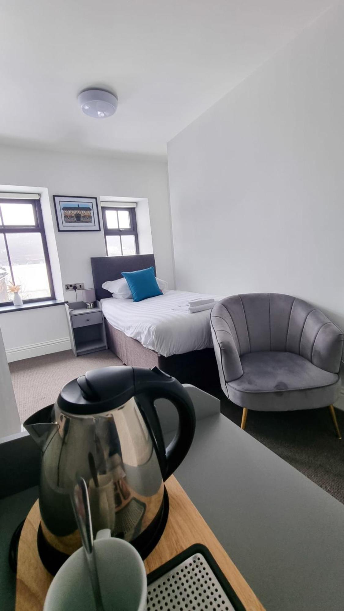 The Friendship Hotel Stocksbridge  Exteriör bild